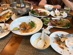 -Chom Cafe and Restaurant