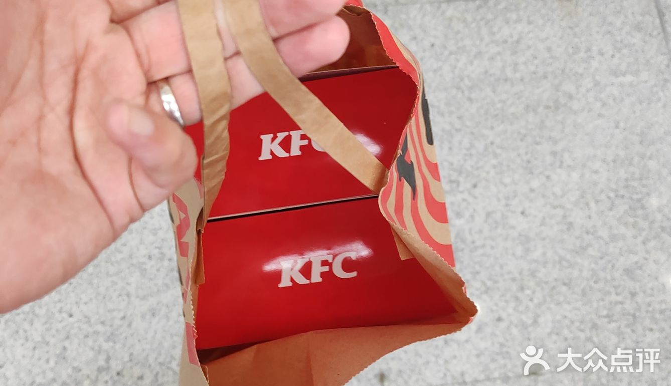 快递小哥送爱心，感动ing