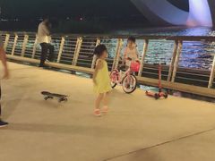 -南京眼步行桥
