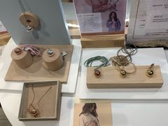 -LOL原创生活概念店(K11购物艺术中心店)