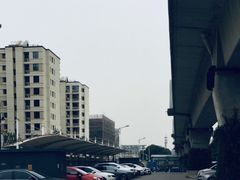 -佘山地铁站-停车场