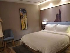 -柏槿酒店(罗湖口岸向西地铁站店)