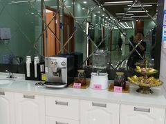 -茂菊口腔连锁(浦东南路店)