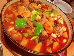 珐琅锅大盘鸡-阿里家·新疆烤肉酒場 by MIG