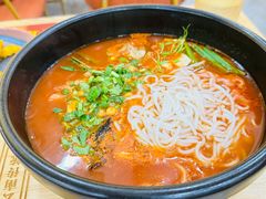 -花馬肆.云南过桥米线(汉神购物广场现场熬汤店)