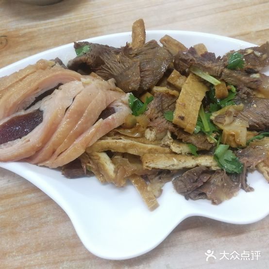 六石卤料饭店