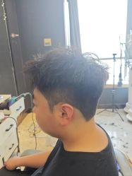 点击看大图 -藤野造型烫发染发