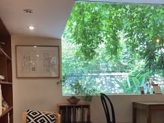-彳亍咖啡·这里(水湾路店)