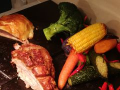 德国脆皮猪手-海口绿发希尔顿酒店-田园汇自助餐·三文鱼·海鲜