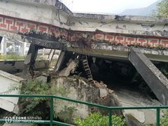 -四川汶川特大地震漩口中学遗址