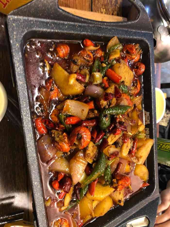 馋嘴猫烤鱼店(高新店)-"这个新开的店,和朋友一起来吃的,菜品种类.