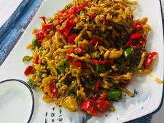 -刘姐啤酒鱼民族演艺餐厅(西街总店)