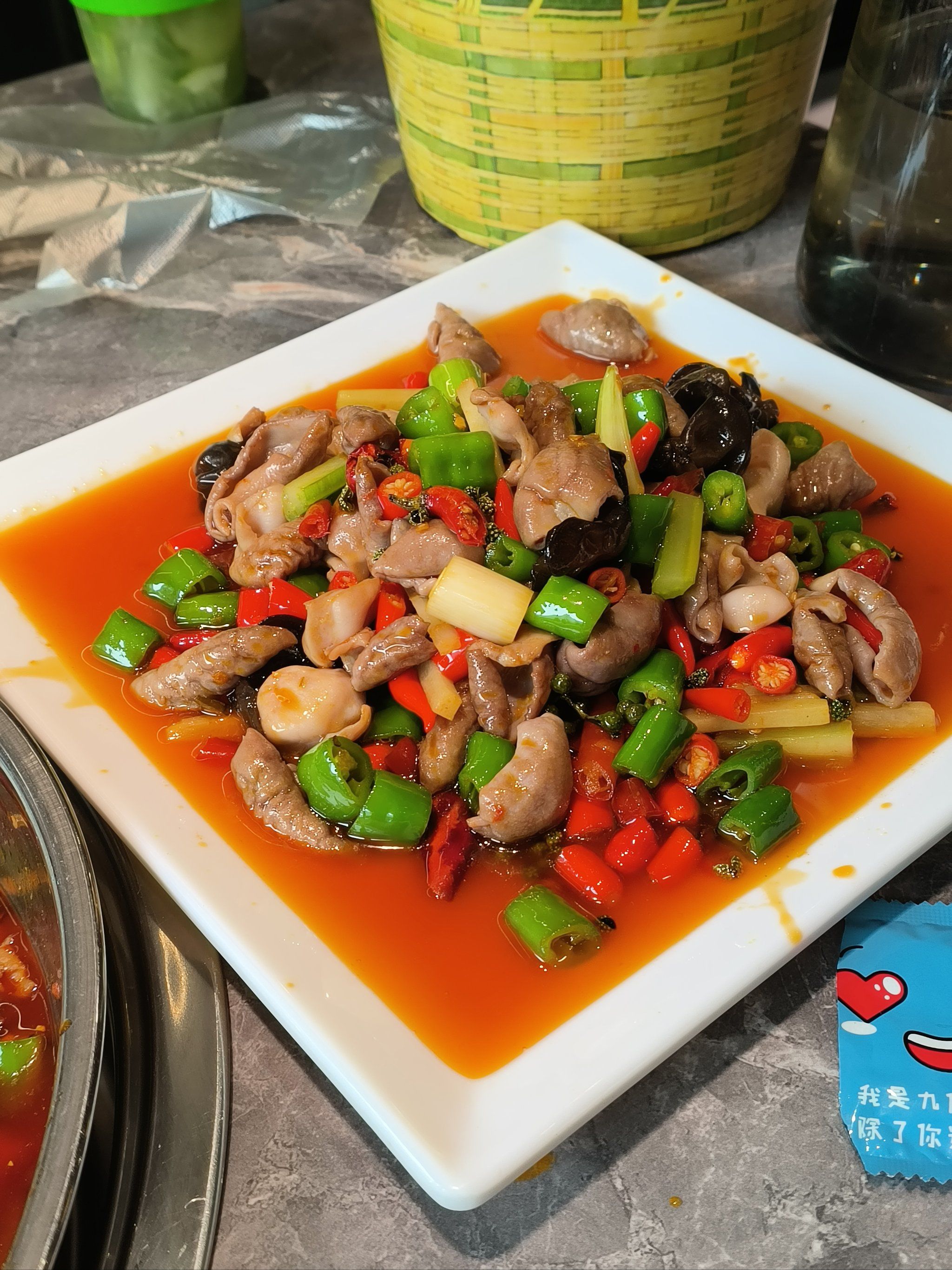 兔子很辣,但是味道真的很好,很下饭,兔肚很好吃