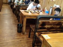 大堂-老东镇啤酒屋海鲜加工·蒸汽海鲜·海鲜烧烤(台东店)