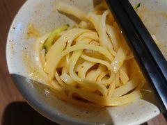 -西安大雁塔科技大学地铁站亚朵酒店