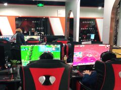 -鹏羽电竞馆(万盛东地铁站店)