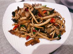 -鲜榨果汁·啤酒鱼(环岛河店)