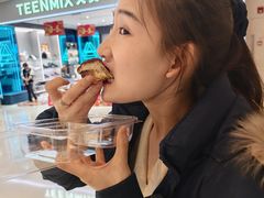 -好利来(上海虹桥新天地Lab主题店)