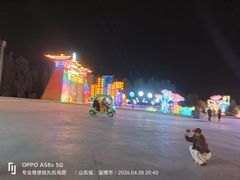 -淄博花灯齐彩城
