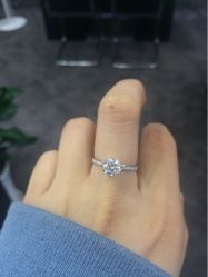 点击看大图 威德钻石-威德钻石-克拉钻大本营(南京东路店)