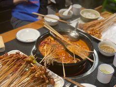 -两三事小郡肝串串香火锅(桂庙店)
