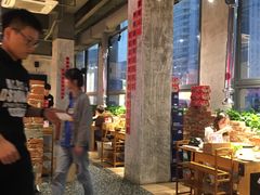 大堂-么肆烤肉·中式自助·烤肉大排档(街道口季佳PAI店)