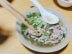 -大众跷脚牛肉馆·非遗传承单位(峨眉山店)