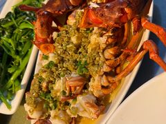 -三亚火车头万人海鲜广场