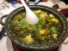 石锅酸菜鱼-小南国(金沙江路店)