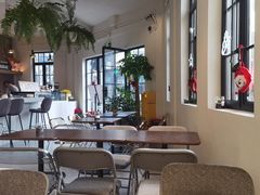 -Fridi Patisserie Cafe