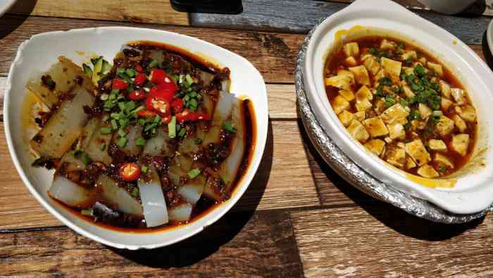 蜀辣骄乐山钵钵鸡早点快餐(望京保利店"这家饭店离我们公司很近,和