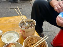 -球场热干面老店