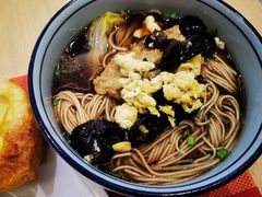 -苏州汇融广场假日酒店