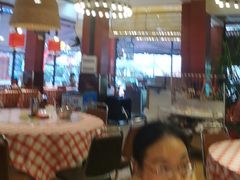 -刘姐啤酒鱼民族演艺餐厅(西街总店)