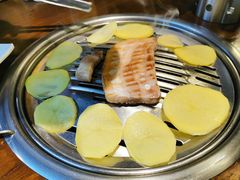 土豆片-·缸桶屋·韩式牛肋条自助烤肉(西湖D11店)