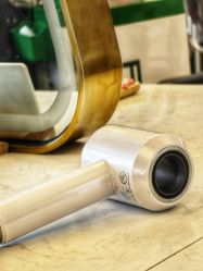 -镁连社·美联社