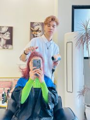 -V8潮牌·接发烫染连锁