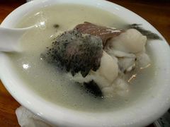-美顺香食府鱼头老店(雪野湖店)