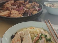 -亮亮面馆(经六路店)