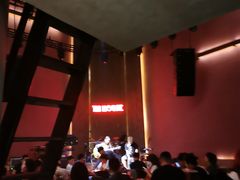 -TZ House音乐现场(来福士中心店)