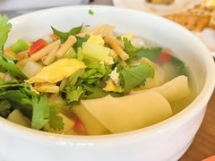 -西安大雁塔科技大学地铁站亚朵酒店