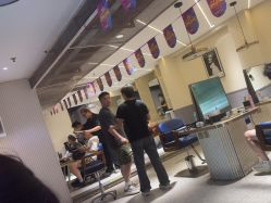 -PE SALON