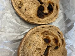 肉桂提子贝果-HOLY BAGEL(苏河店)