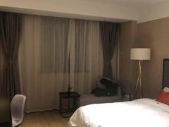 -和颐至尊酒店(上海徐家汇桂林公园地铁站店)