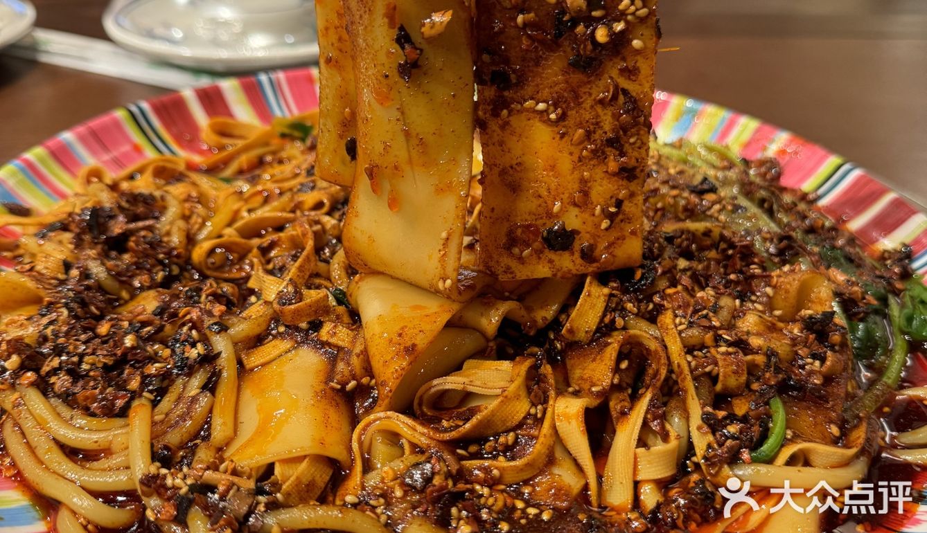 已经是第三回来吃他们家麻辣烫了啊[流泪]根本忍不住[流泪]