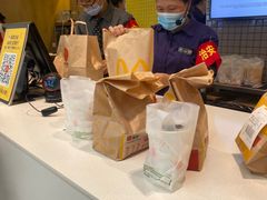 -麦当劳(深圳北站B2检票口楼上)