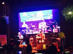 -胡桃里乐队酒馆(鎏嘉码头店)