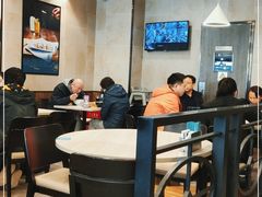 大堂-康师傅私房牛肉面(马泉营奥莱店)