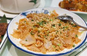 Stir-fried Garlic Steamed Chencun Noodles