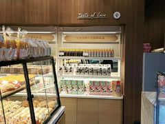 面包甜点陈列柜-爱达乐面包生日蛋糕(华油路店)